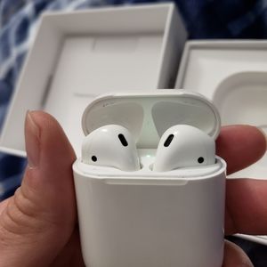 Apple AirPods 1st Generation